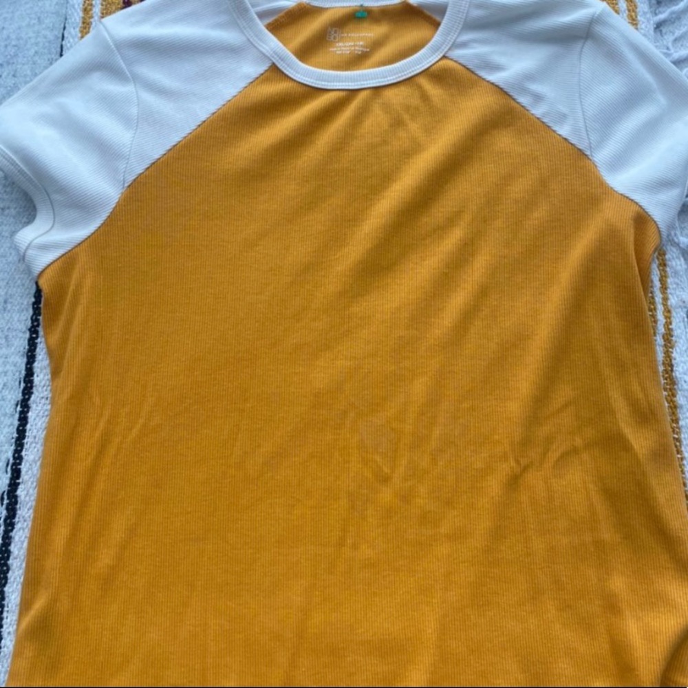 Cute mustard yellow top